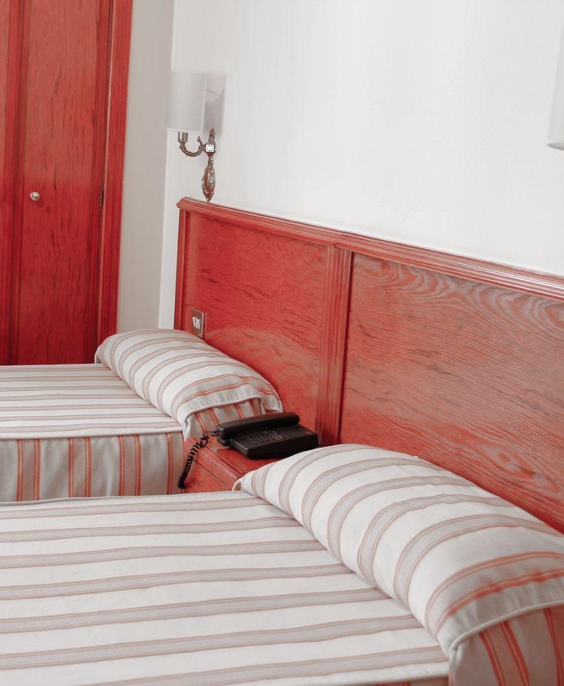 Hotel Maycar آكورونيا المظهر الخارجي الصورة