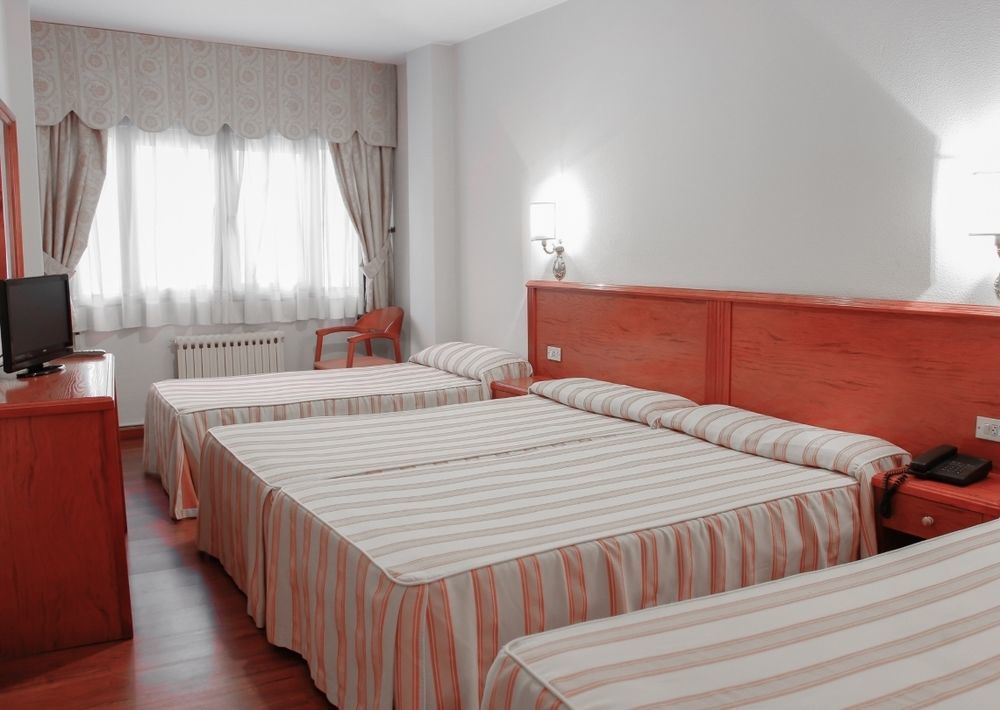 Hotel Maycar آكورونيا المظهر الخارجي الصورة